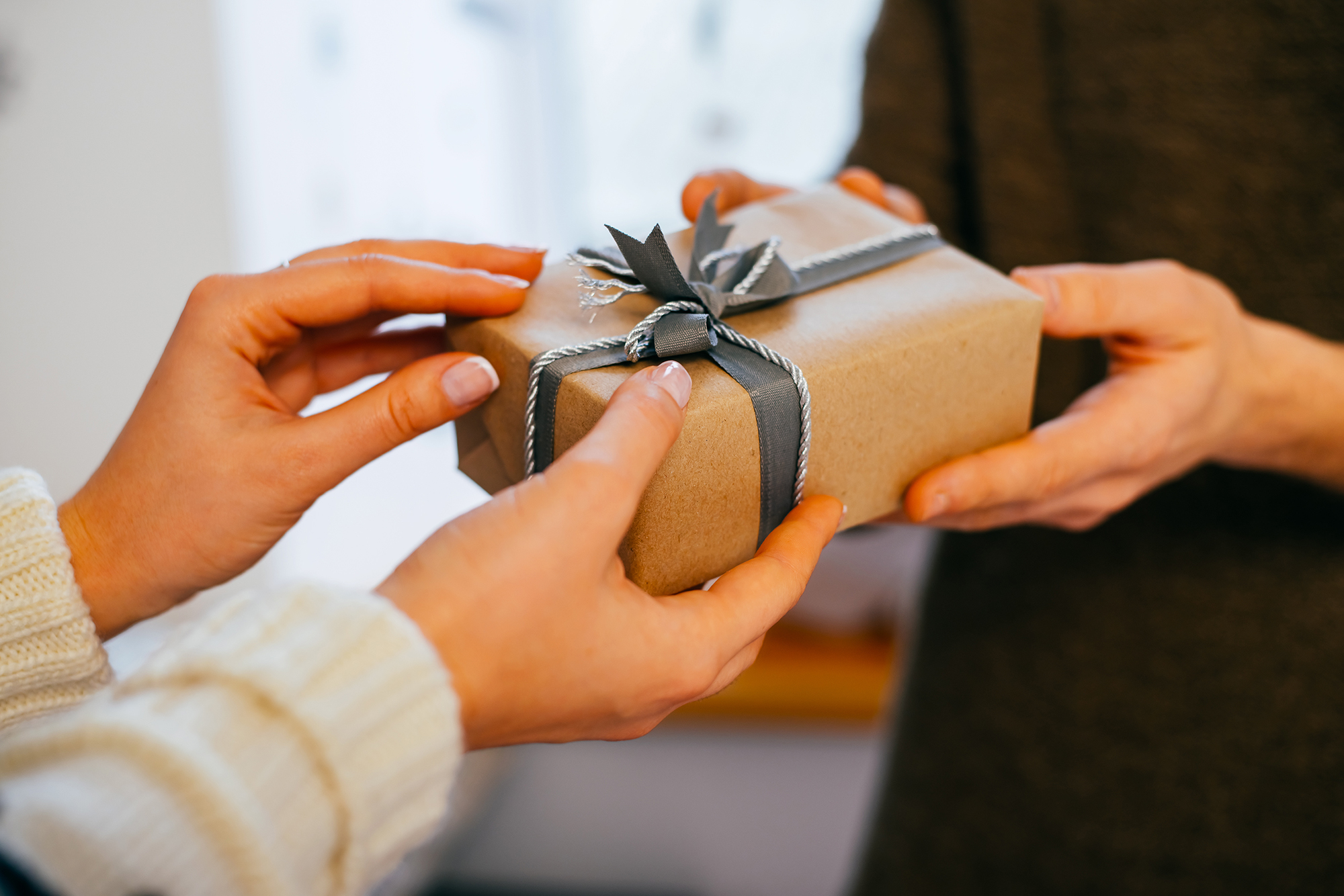 9 Things You Need to Know About Buying Gifts for Your Man