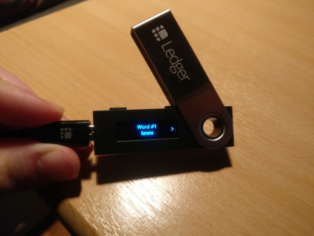 Can you view the Private Keys of your Ledger Wallet? - ChainSec