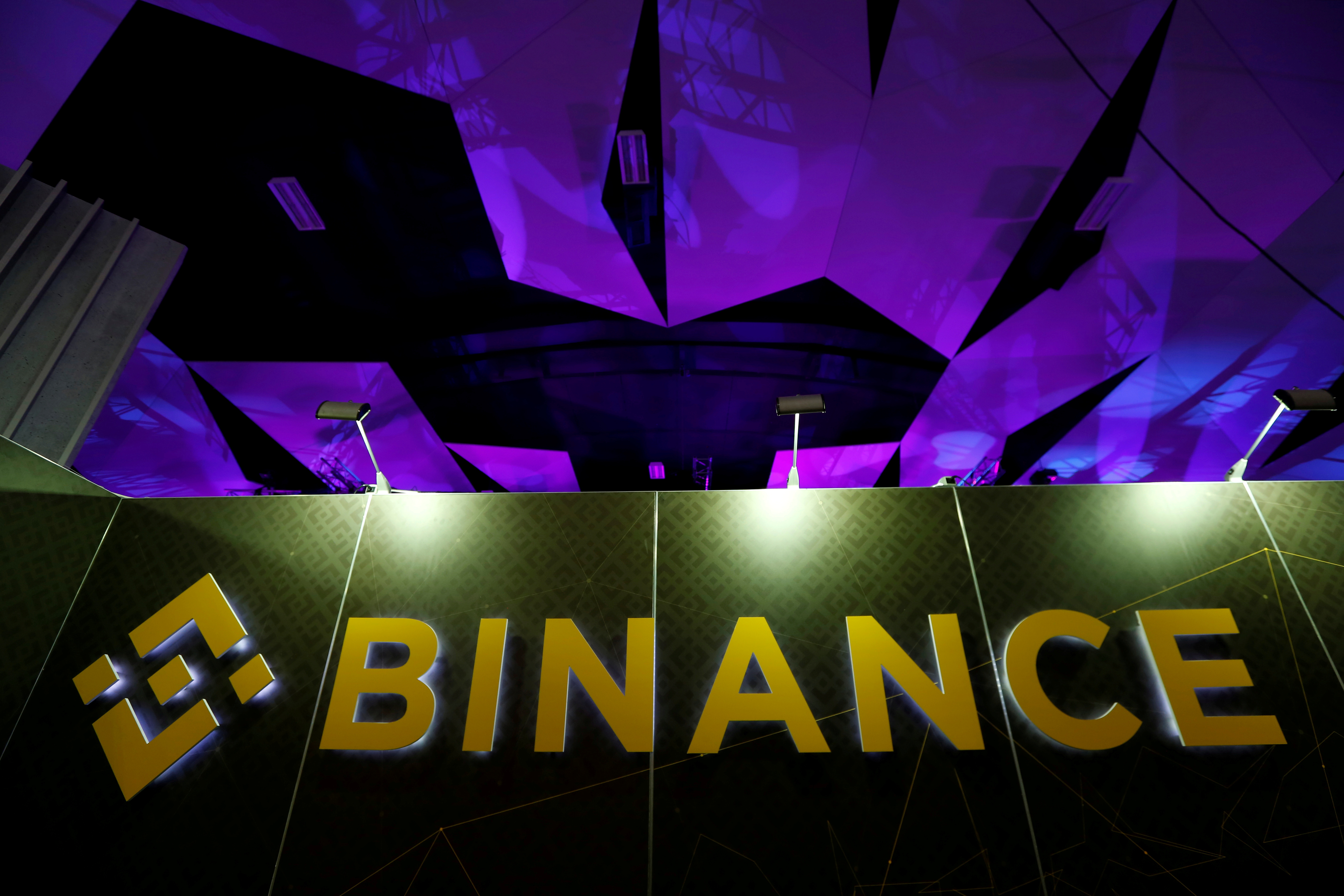 Nigeria Detains Two Senior Binance Executives: FT