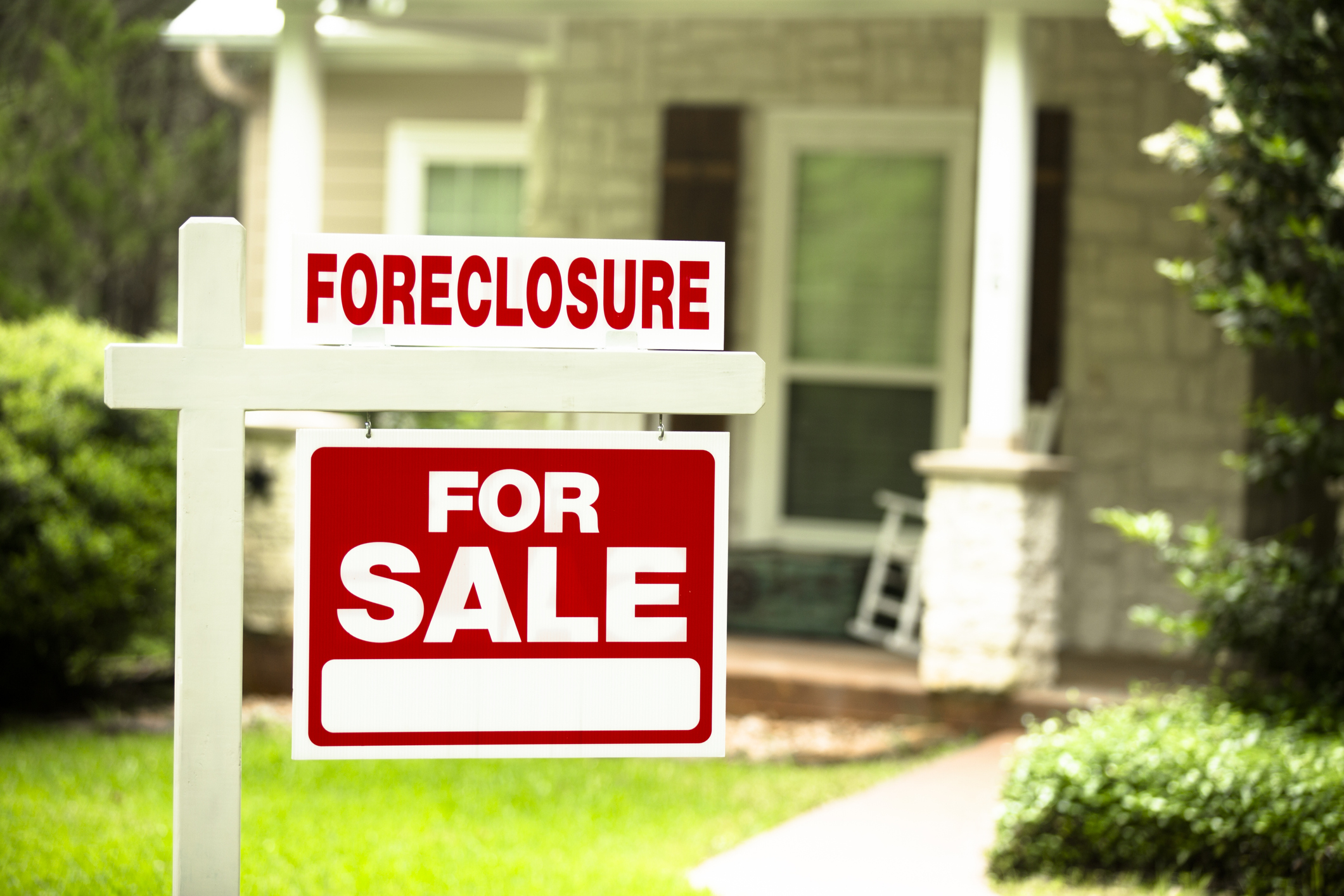 How to Find Foreclosure & Pre-Foreclosure Listings (11 Best Places)