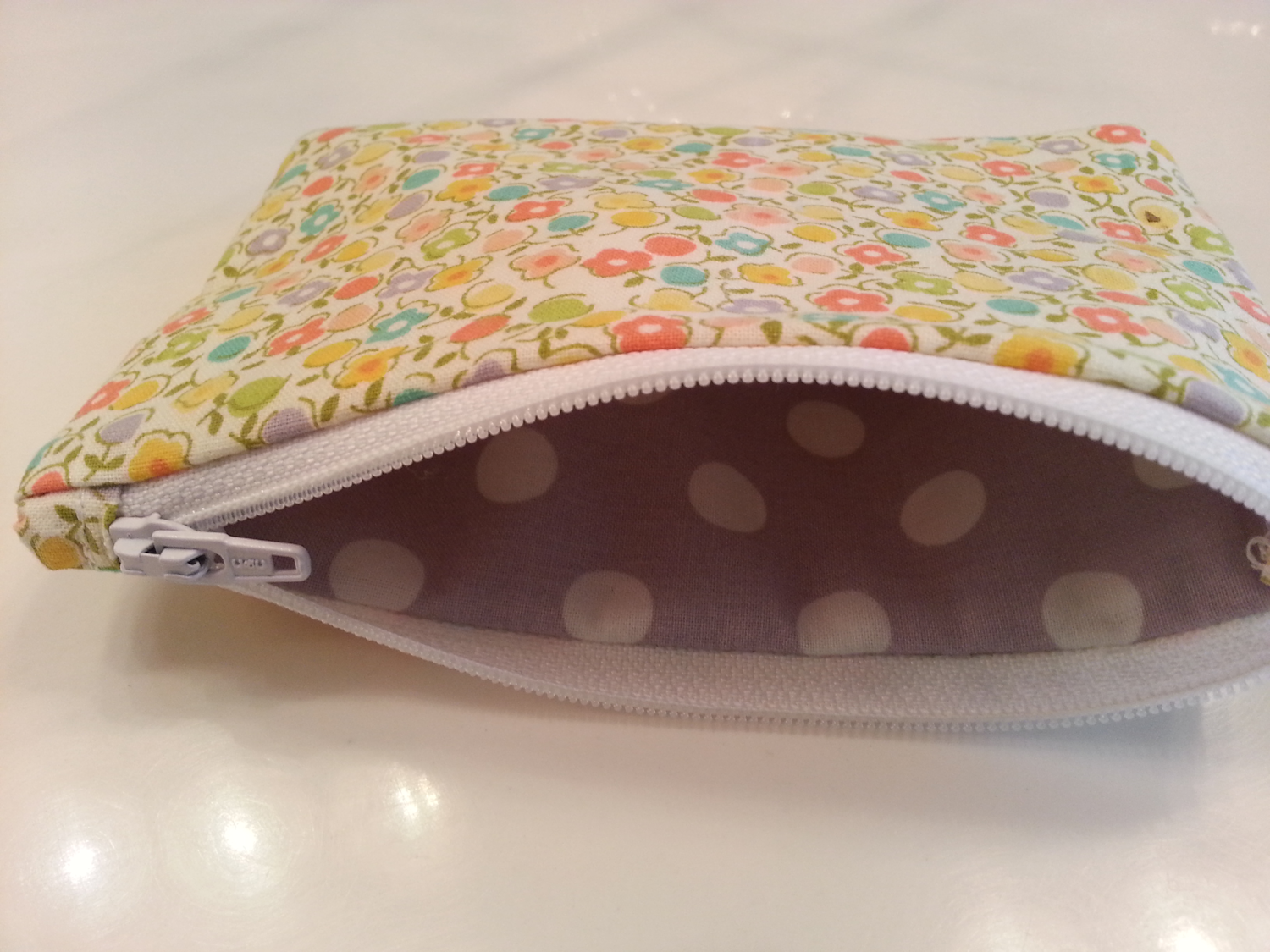 DIY Triangle Coin Purse Pattern With NO Exposed Seams ⋆ Hello Sewing