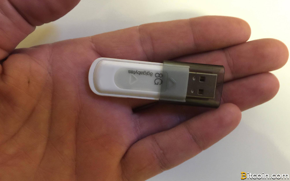 How to Store Bitcoins on a Flash Drive