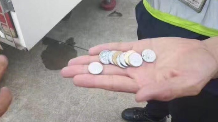 Lucky Air to sue man who tossed coins at jet engine - cointime.fun