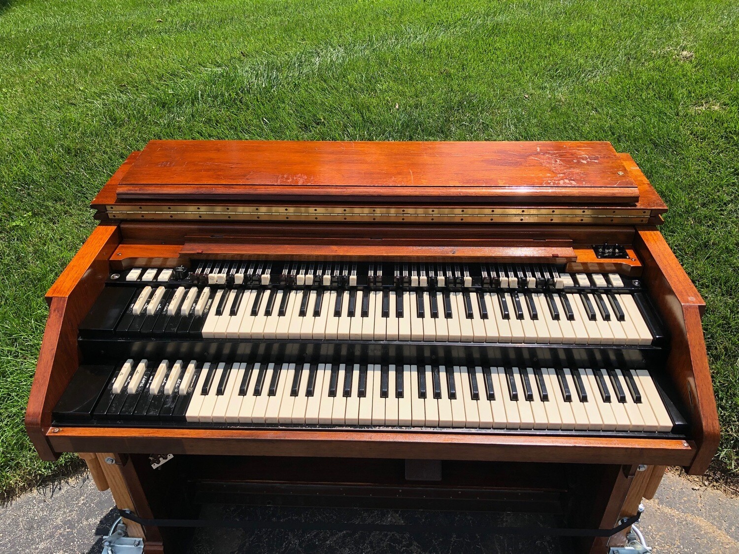 Hammond Console Organs | The Chicago Organ Company