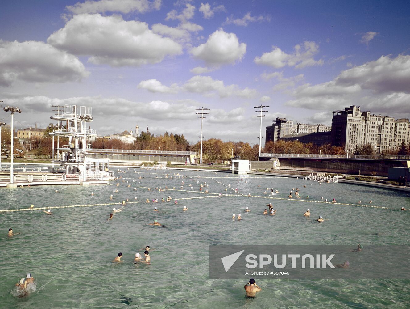 Olympic Pool, Moscow - Wikipedia