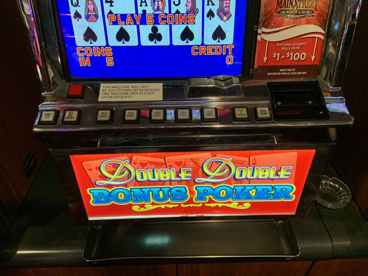 Here's why the plunk, plunk, plunk of old coin slot machines is dying in Vegas - Los Angeles Times