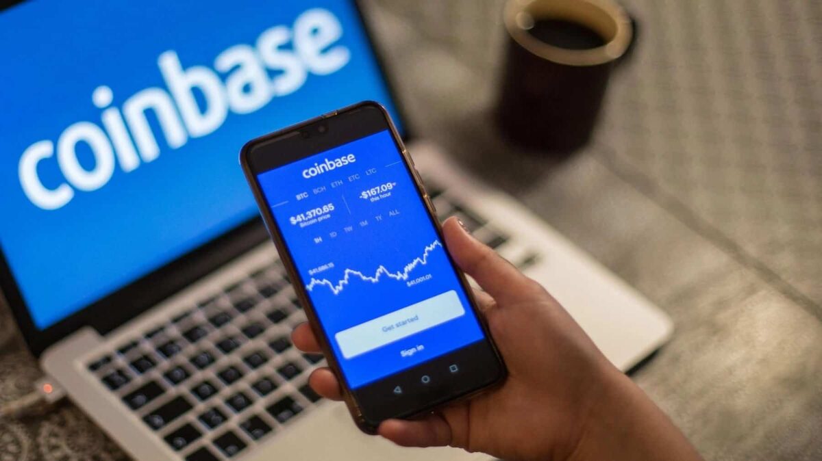 Coinbase takes a swipe at Tether, tells customers to switch to USDC stablecoin | Fortune Crypto