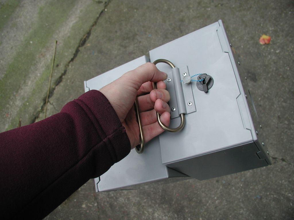 Laurel Drop Shelf Vending Machine Lock Coin Box