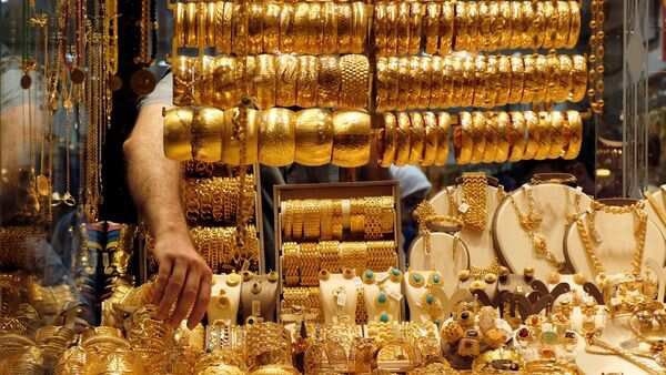 How To Invest In Gold: 5 Ways To Buy And Sell It | Bankrate