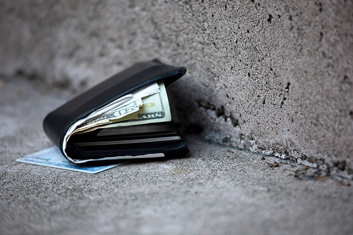 7 things you should do ASAP if your wallet is lost or stolen | Reader's Digest Australia