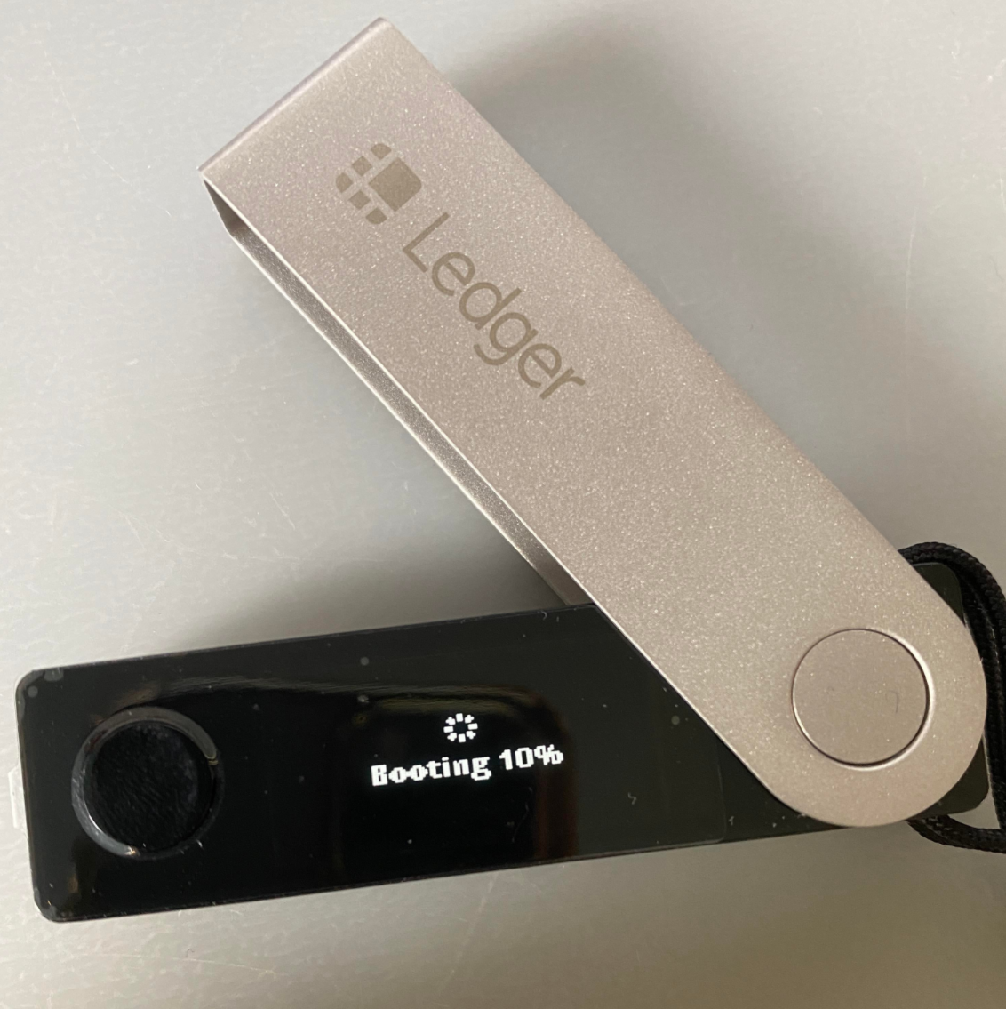 Ledger get stuck on “waiting commands” - Community Technical Support - Cardano Forum