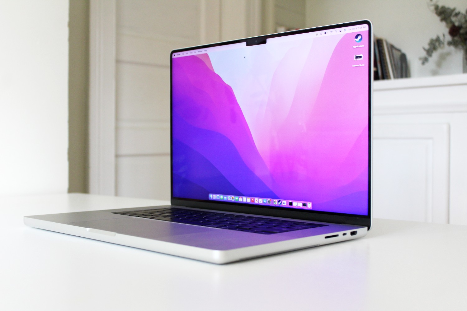 Compared: New inch MacBook Pro vs. inch MacBook Pro | AppleInsider