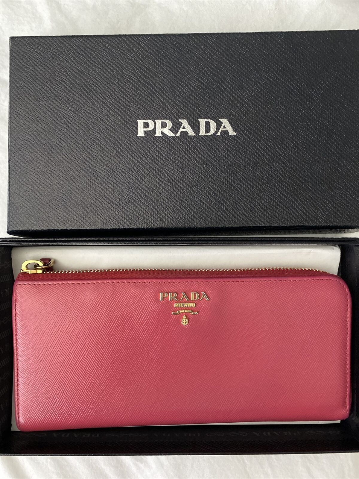 Prada Milano Long Wallet On Chain